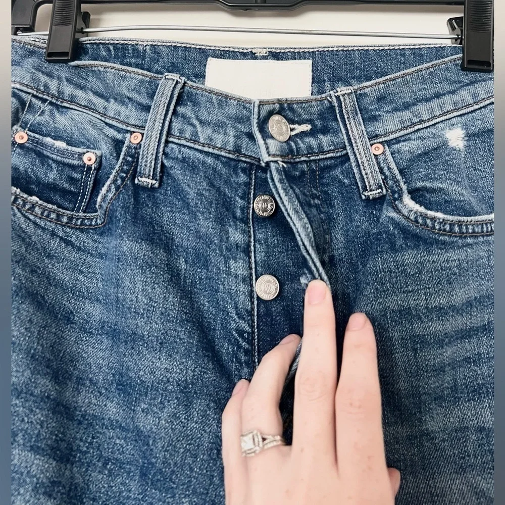 MOTHER The Tomcat Distressed Crop Jeans in Playing with Scissors